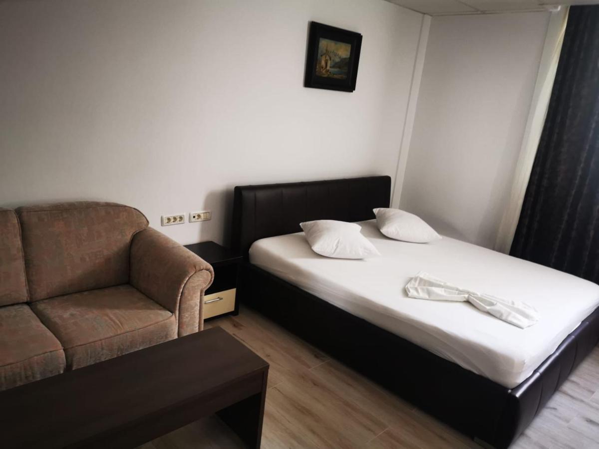 Hotel Viva 普洛耶什蒂 外观 照片